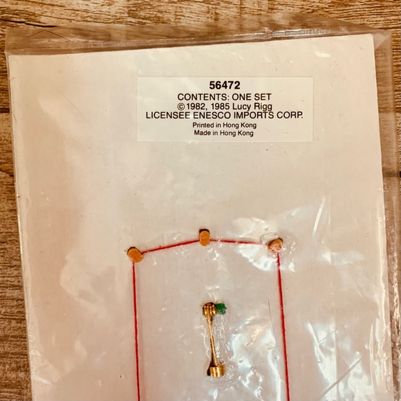 Vintage Lucy & Me—Christmas Teddy Bear, Lapel Pin & Set of Six Buttons (Enesco) - Picture 3 of 3